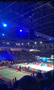 半决赛赛前为四川女篮米洛什和韩旭颁发最佳教练和常规赛MVP奖杯